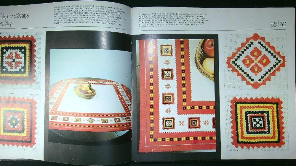 Hladkovaná výšivka